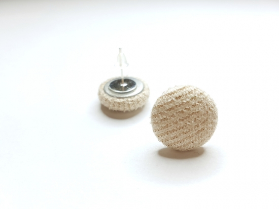 Preview: Stoff Knopf Ohrstecker Button beige